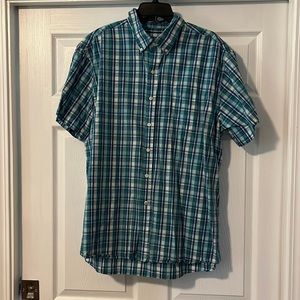 EUC Izod Men’s short sleeve shirt